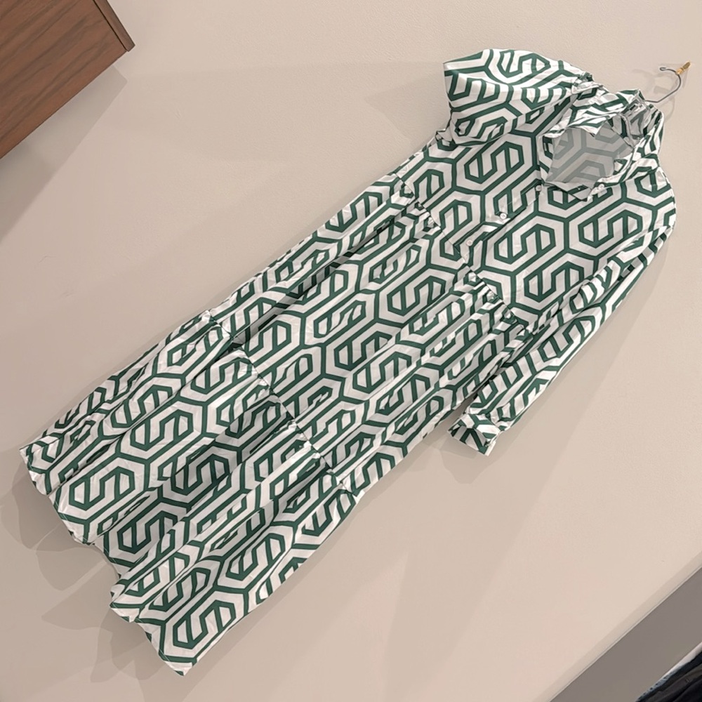 Light weight emerald green and white/ cream dress